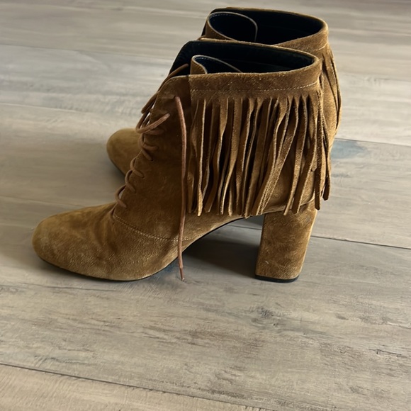 Saint Laurent size 40 boots with fringe detail. - Picture 4 of 6